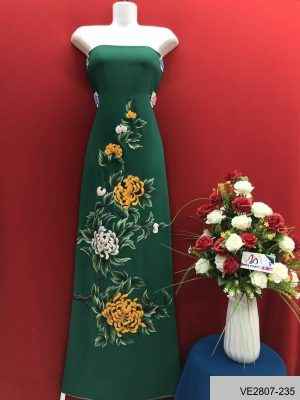 1635827232 vai ao dai ve dep (7)